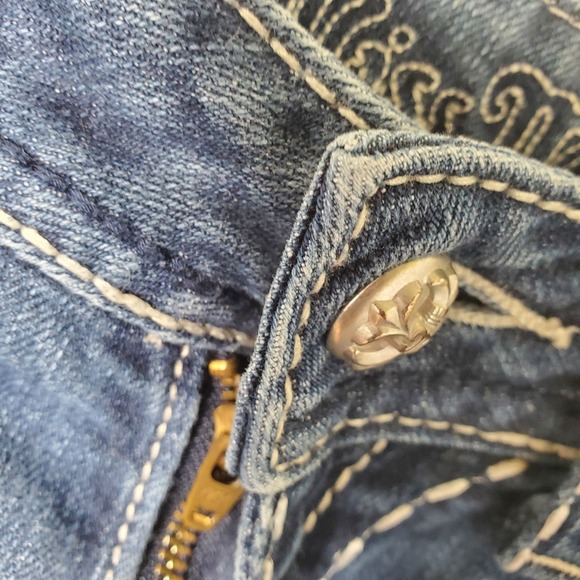 Miss Me Capri Cropped Jeans in Stretch Denim Roses Rhinestones Size 27 - Picture 12 of 14